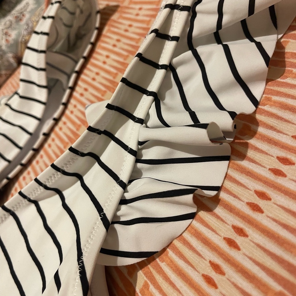 Cupshe Striped Ruffle Swimsuit - Picture 2 of 8